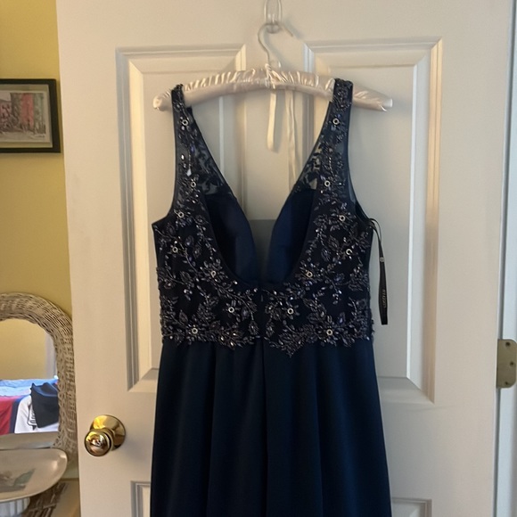Lucci Lu Size 14 Sequined full length gown. Wedding/Special Occasion. Navy - Picture 7 of 16